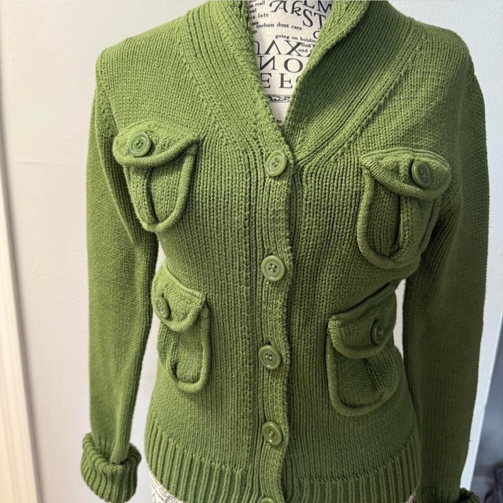 Elegant Green Cardigan with Button Accents